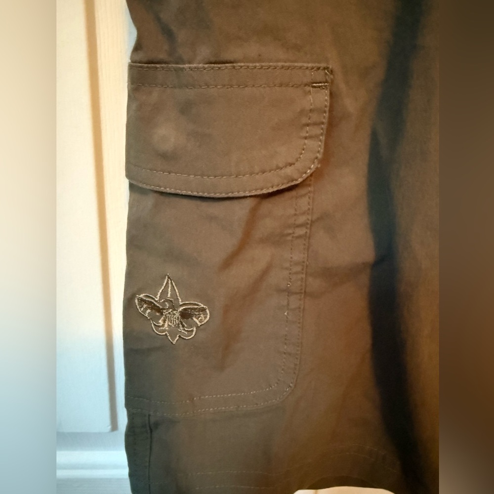 Boy Scouts Boy’s Olive Cargo Shorts - Picture 2 of 4